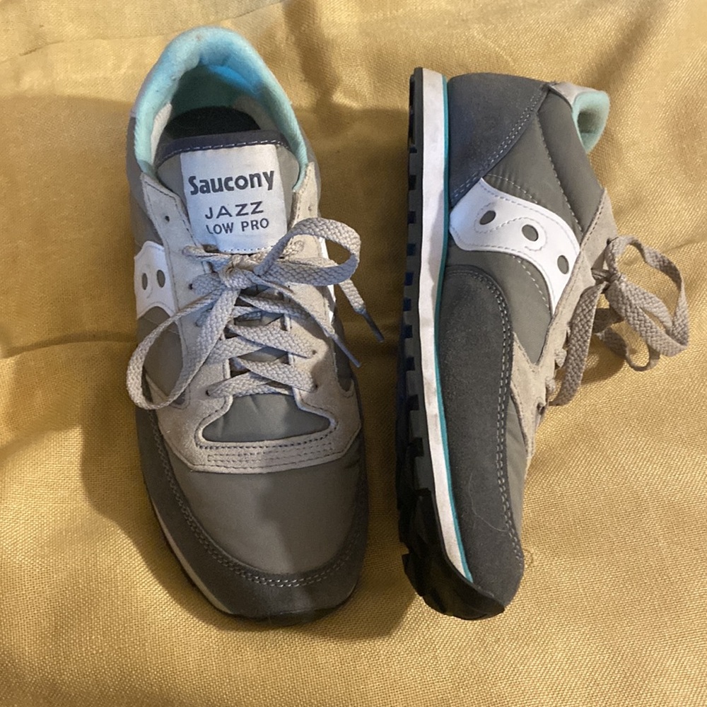 Saucony Low Pro Grey Blue Gray Turquoise Suede and Nylon Sneakers 9.5 9 1/2